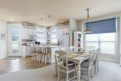007-photo-dining-room-6947177