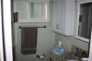 main floor full guest bath