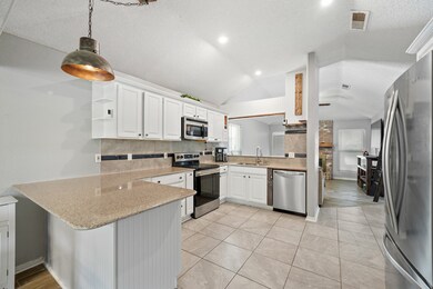 2903 Wood Fox Dr, Alvin, TX 77511 - photo 7