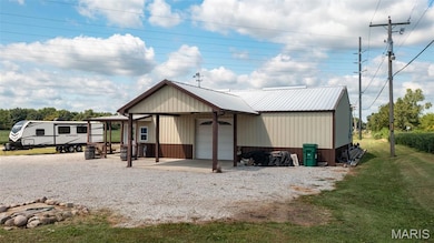 20447 Old Route 66, Staunton, IL 62088 - photo 3