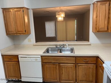 4516 Melissa Ct W, Jacksonville, FL 32210 - photo 2