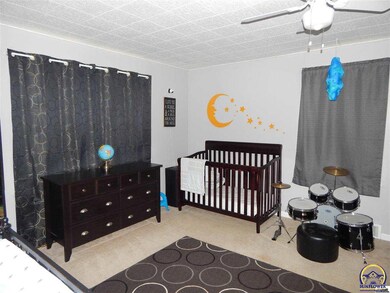 3620 SW Garfield Ave, Topeka, KS 66611 - photo 5