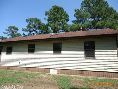 703 N 10th St, Gurdon, AR 71743 - photo 4