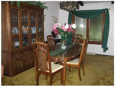 Dining Room. Vaulted ceilings in DR
