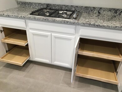 EDN 2014 Kit lower cabinet drawers