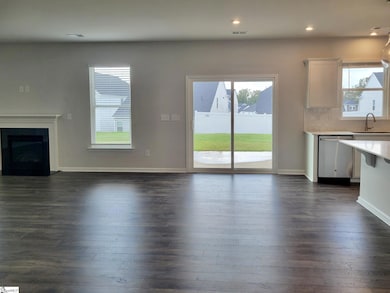 811 Maridian St, Simpsonville, SC 29680 - photo 5