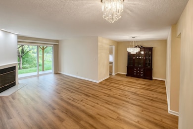 36 W Fern Ct unit 117B, Palatine, IL 60067 - photo 2