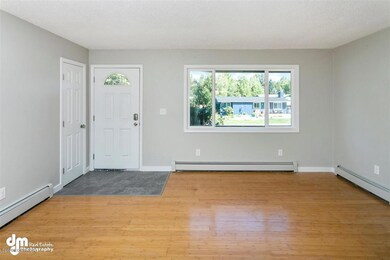 46-Living Area_1872