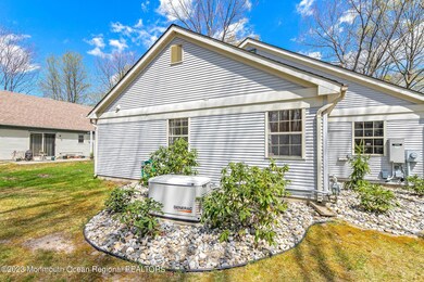 519 Petunia Ln N, Whiting, NJ 08759 - photo 4