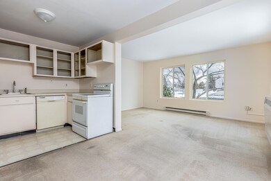 18 Ocean St unit 22, South Portland, ME 04106 - photo 6