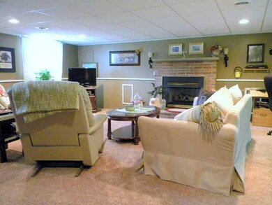 Family Room HUGE 23x23 Family room with a gas fire