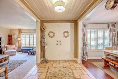 Nopal-double door entry
