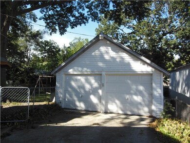 Big 2 car garage, fenced yard