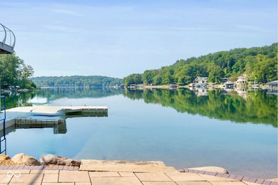 10841 W Grandview Dr, Columbus, IN 47201 - photo 2