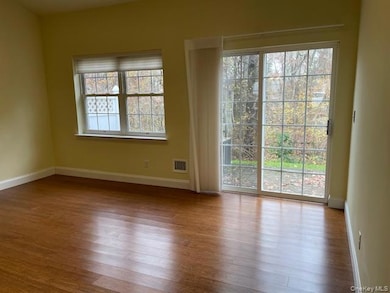 6 Oyster Cove Ln, Blue Point, NY 11715 - photo 5