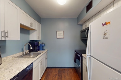 26 Cooper Rd unit 914, Poughkeepsie, NY 12603 - photo 7