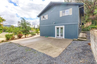 9201 Old Stage Rd, Central Point, OR 97502 - photo 3