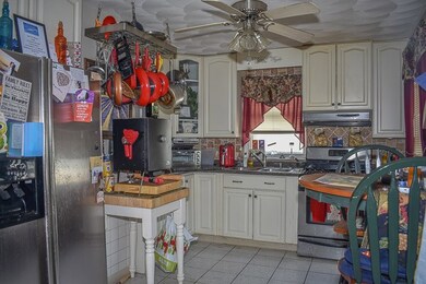 188 Laurens St, Cranston, RI 02910 - photo 4