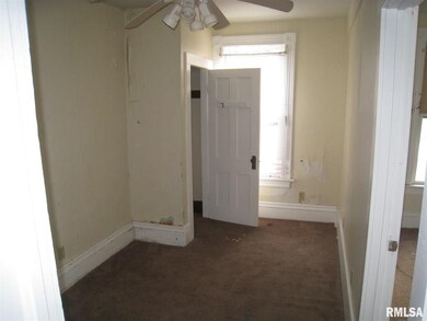 537 W 13th St, Davenport, IA 52803 - photo 5