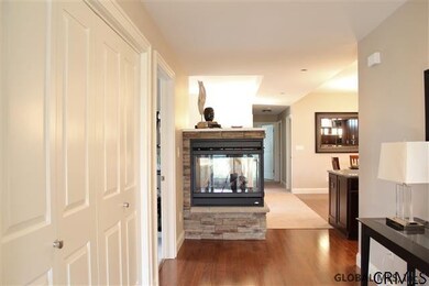 703 Lois Ln, Schenectady, NY 12304 - photo 4