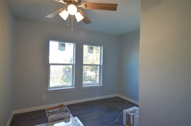 103 Cosmos St unit 3, Houston, TX 77009 - photo 6