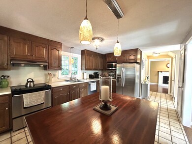 77 Lindsey Rd, Middletown, CT 06457 - photo 5