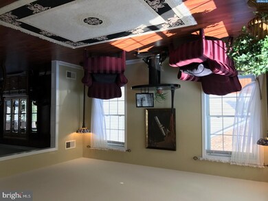 1009 Helm Ln, Reading, PA 19605 - photo 3