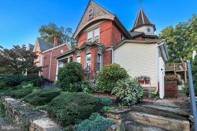 93 S Clinton St, Doylestown, PA 18901 - photo 2