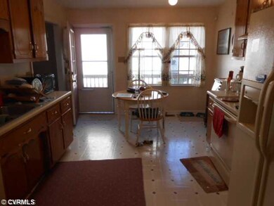 1816 New Lincoln Cir, Hopewell, VA 23860 - photo 4