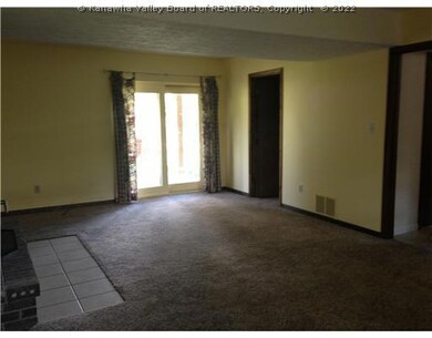 101 Timberlake Cir, Scott Depot, WV 25560 - photo 7