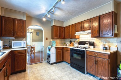 932 Lincoln Lake Ave, Lowell, MI 49331 - photo 3