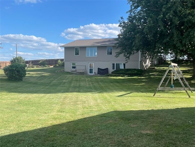 3798 60th St, Grinnell, IA 50112 - photo 4