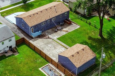 8612 Riggs St, Overland Park, KS 66212 - photo 2