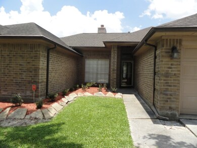 4902 Five Knolls Dr, Friendswood, TX 77546 - photo 3