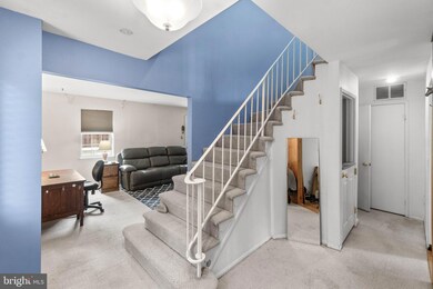 9615 Lindenbrook St, Fairfax, VA 22031 - photo 6