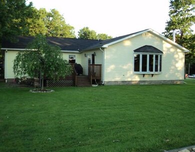 3048 Bradford Ave, Erie, PA 16506 - photo 2