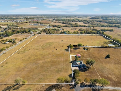 View looking from North to South.  Southaven on le