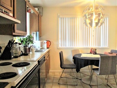 100 Trapelo Rd unit 1, Waltham, MA 02452 - photo 4