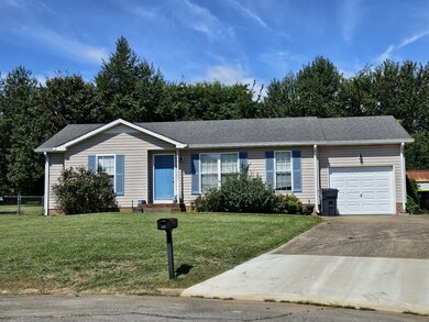 317 Hunter Owens Ct, Oak Grove, KY 42262 - photo 2