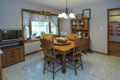 670 Simmons Ln, Mount Washington, KY 40047 - photo 5