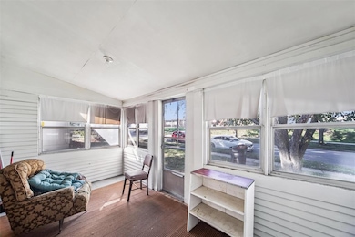 3623 Cambridge St, Des Moines, IA 50313 - photo 3