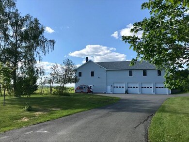 Gym, Shop, Apartment + 4 Car