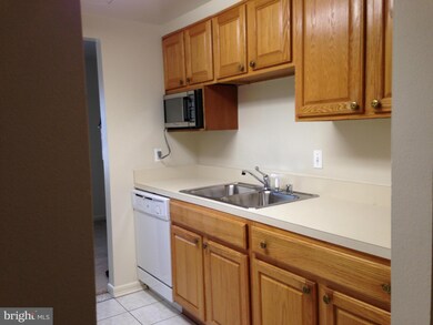 3321 S Leisure World Blvd unit 983D, Silver Spring, MD 20906 - photo 3