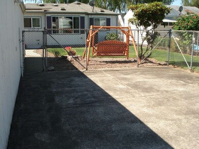 2732 Hemlock St, Longview, WA 98632 - photo 3