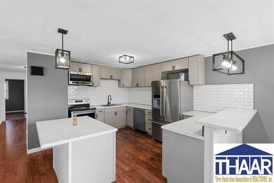 2341 Hulman St, Terre Haute, IN 47803 - photo 7