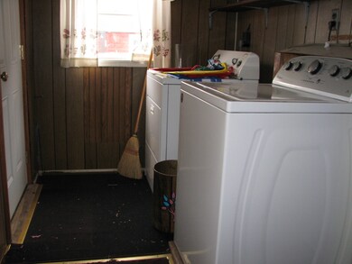 106 W Daggy St, Tuscola, IL 61953 - photo 6