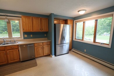32 Castle Dr, Hooksett, NH 03106 - photo 3