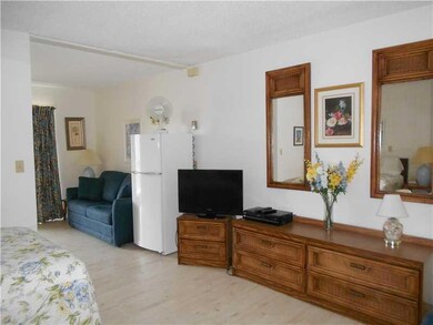 Wellington Manor unit 239, Wells, ME 04090 - photo 3