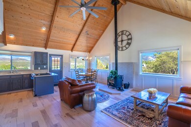822 Hillside Dr-032