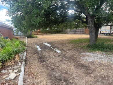 1105 Elmira St, Weatherford, TX 76086 - photo 2